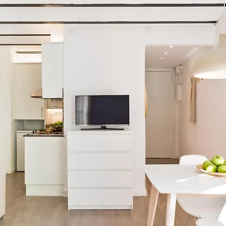 Ola Living Born Apartment Barcelona