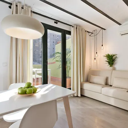 Ola Living Born Apartment Barcelona