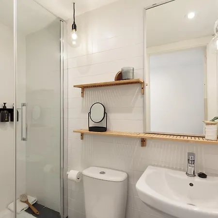 Ola Living Born アパート