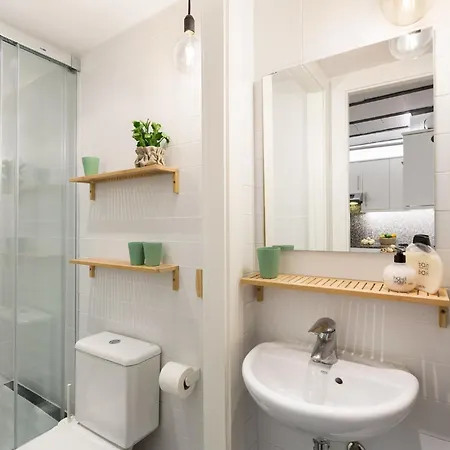 アパート Ola Living Born *